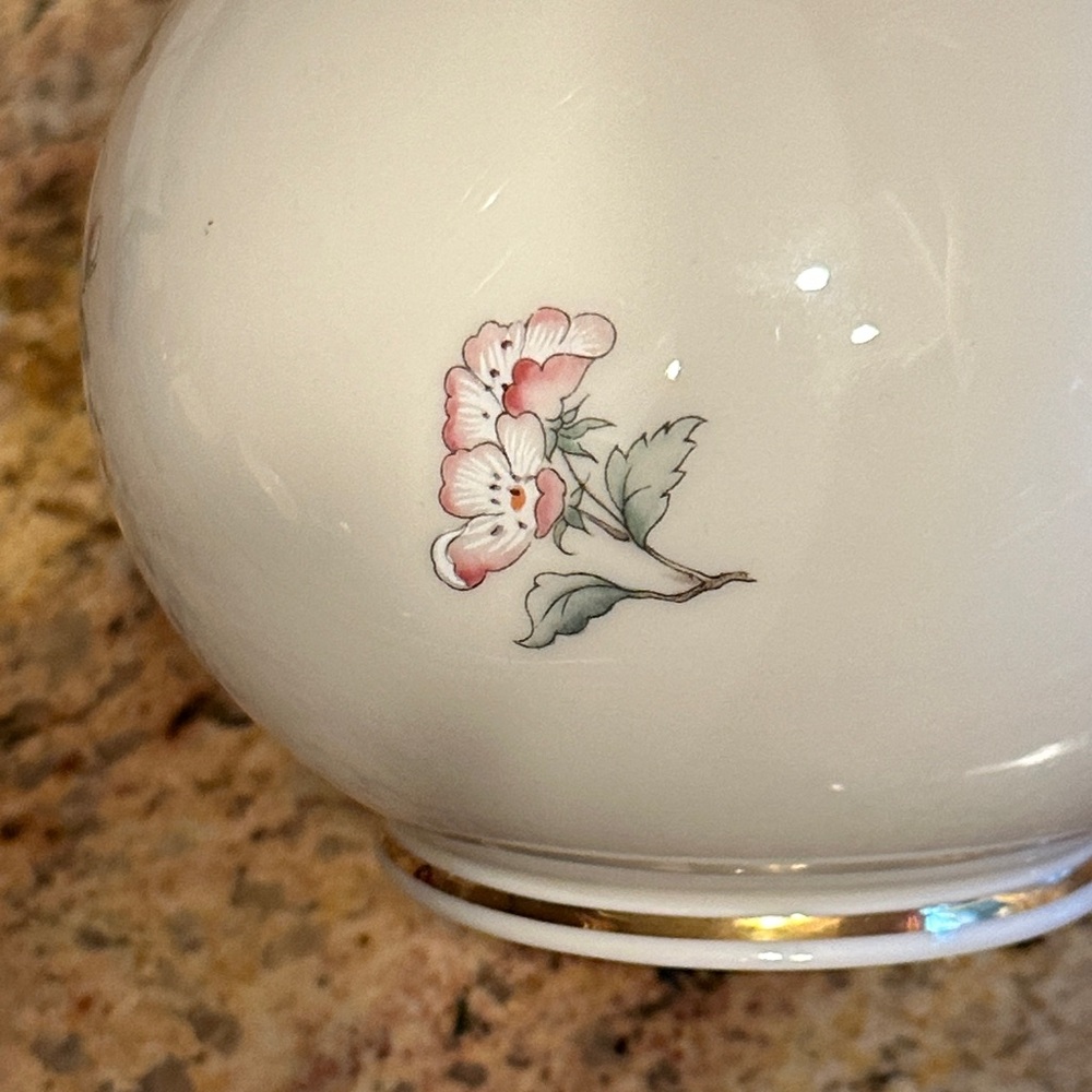 Lenox Serenade 5” Globe Vase 24” gold trim Hand Decorated Bird Floral Collection - Picture 6 of 9